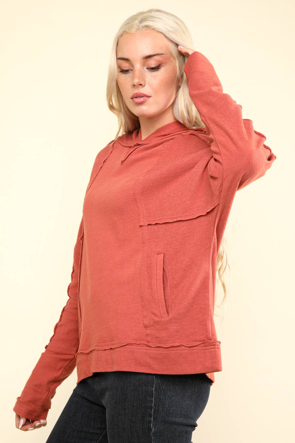 Raw Edge Cute Detail Hoodie Knit Top: RUST