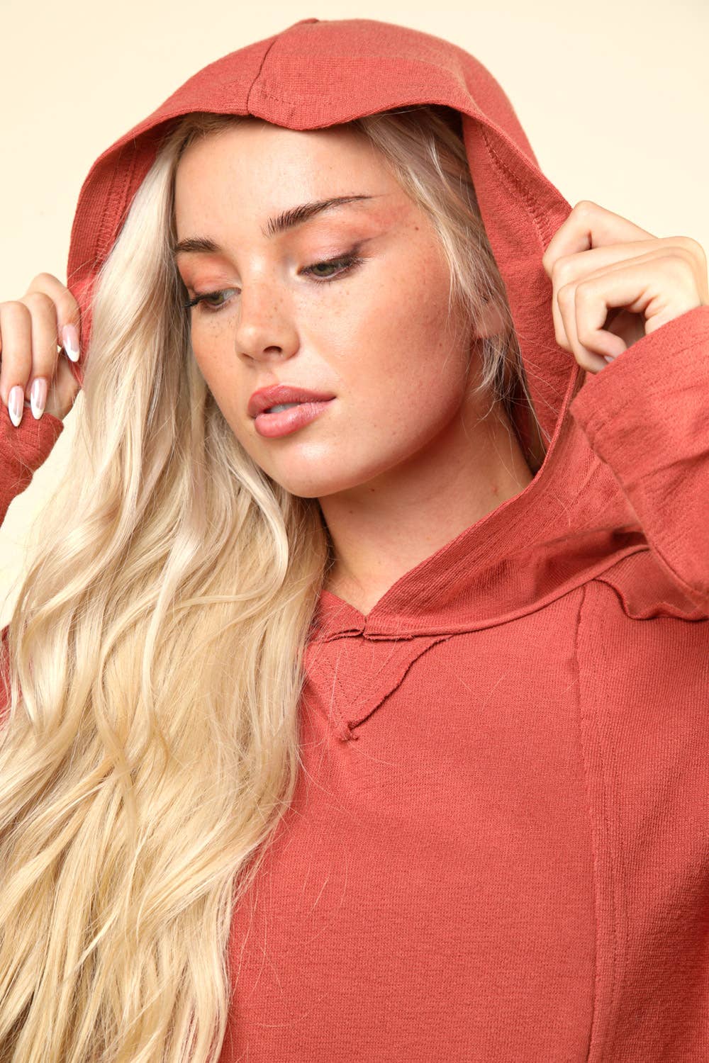 Raw Edge Cute Detail Hoodie Knit Top: RUST