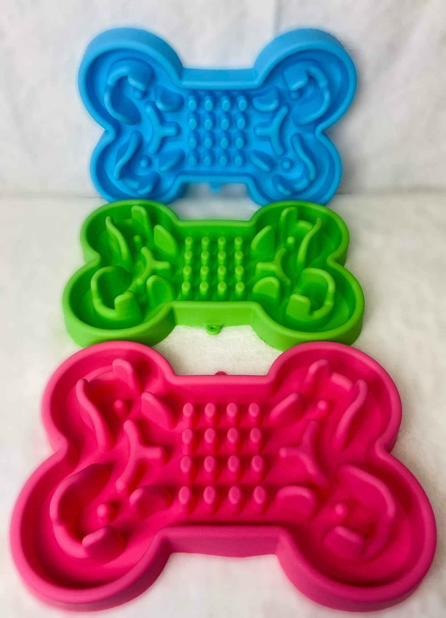 BPA Free Silicone Flexible Slow Feeder Bone Shaped Dog Bowl - Gals and Dogs Boutique Limited